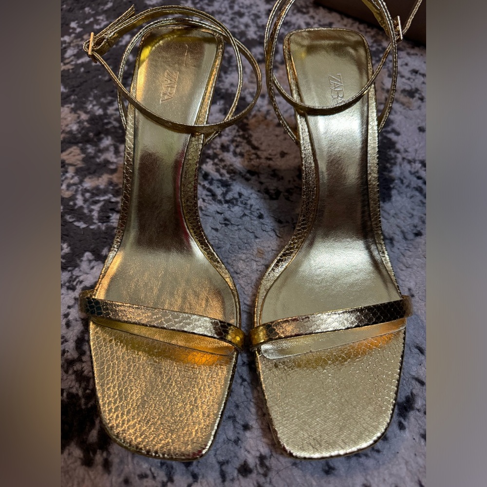 Gold Heels | Gold Heeled Sandals | Gold Zara Heels | Zara Heels | Gold Dressy